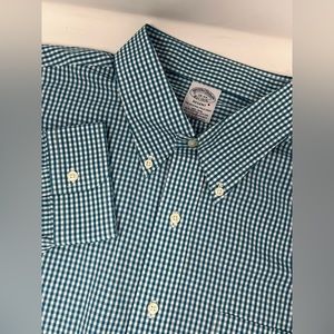 Brooks Brothers Regent No Iron Checked Plaid Button Down Shirt Green/White GHJ1.